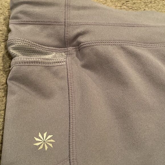 Athleta Yoga Legging Capris Work Out Pants Size Medium - Picture 9 of 12